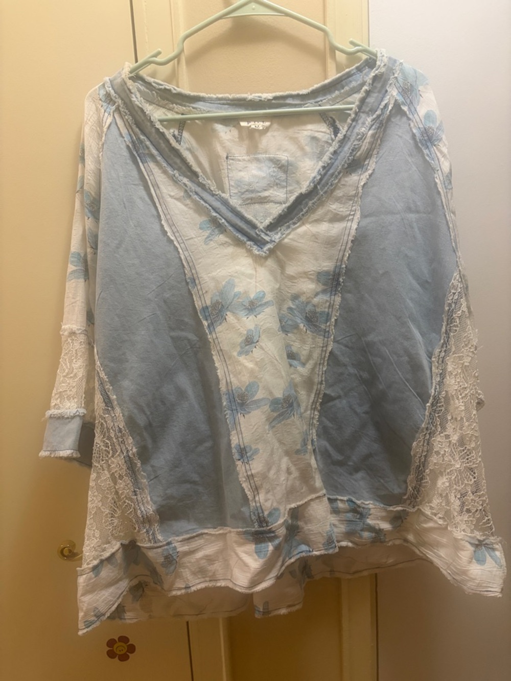POL Light Blue and White Floral Lace V-Neck Blouse